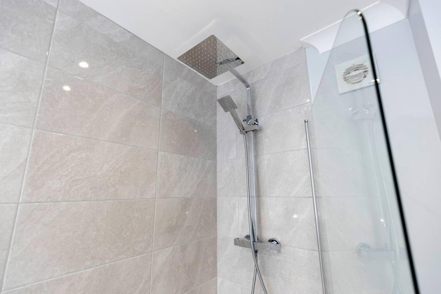 סאות' שילדס Modern 2 Bedroom Perfect For Family Friends And Workers מראה חיצוני תמונה