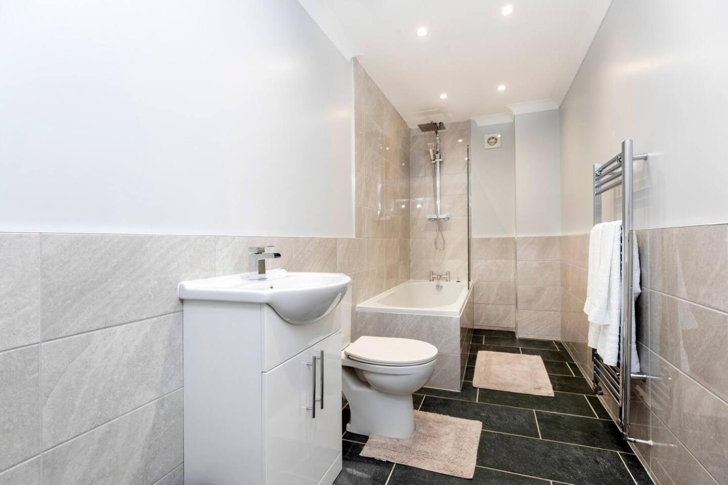 סאות' שילדס Modern 2 Bedroom Perfect For Family Friends And Workers מראה חיצוני תמונה